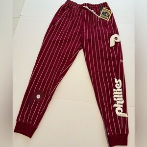 NWTNew Era Philadelphia Phillies Men’s Maroon Logo Select Pinstripe Jogger,Med.